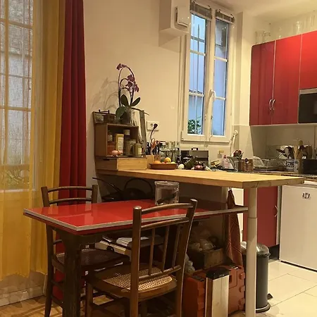 Charming In The Heart Of Paris